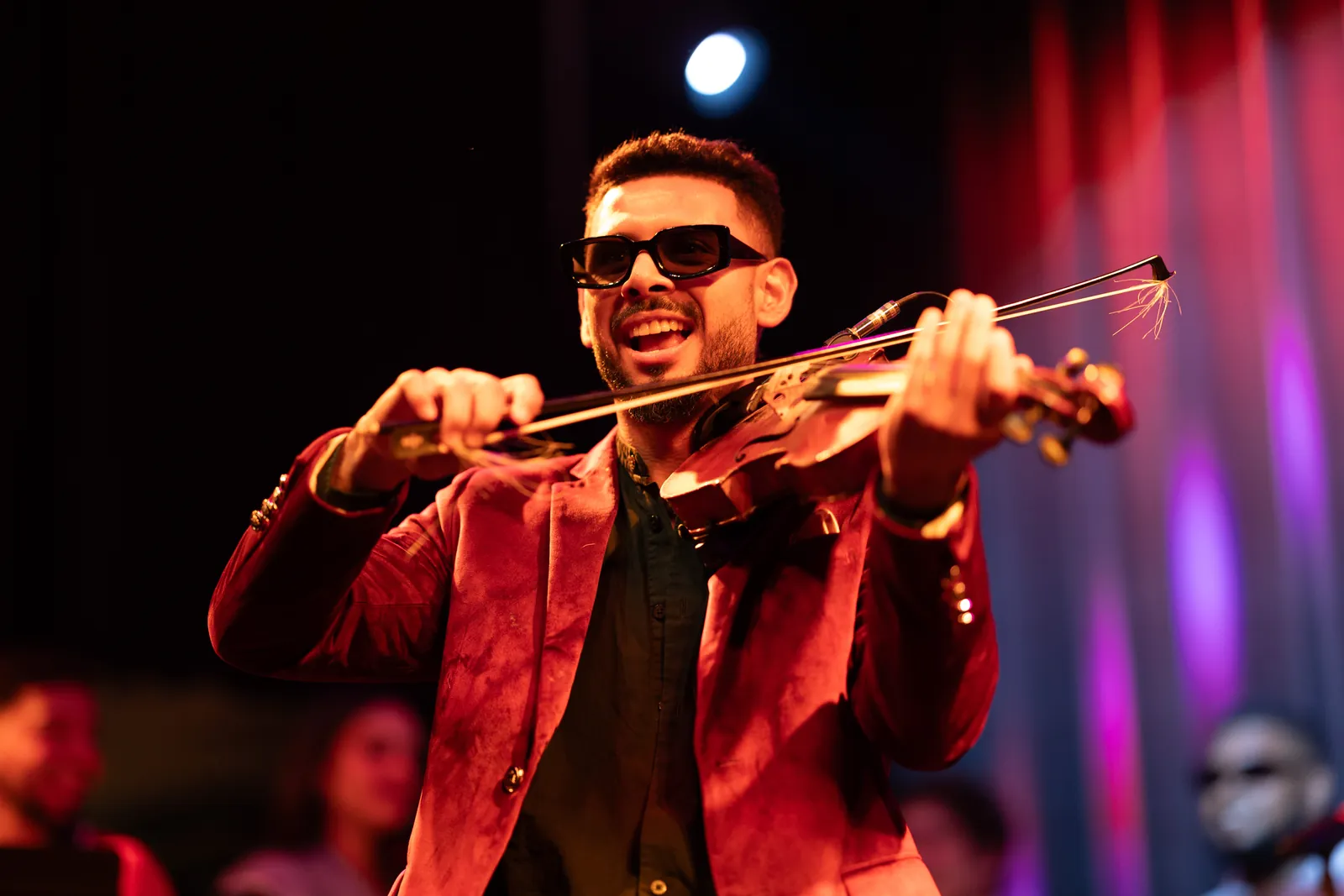 Hits & Heat: Throwing It Back — live show